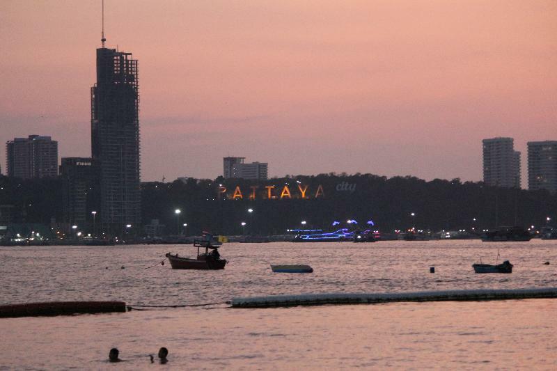 Nova Park Hotel Pattaya Exteriör bild